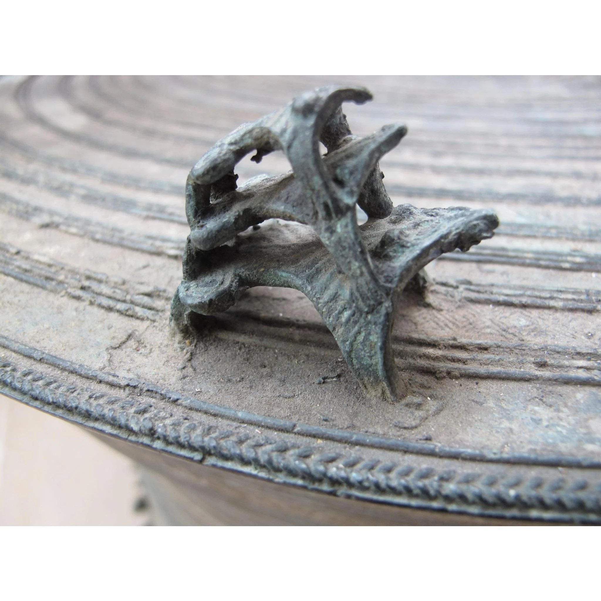 A Sino-Shan Bronze Frog Drum From Laos 75 - 100 Yrs Old - Image 12