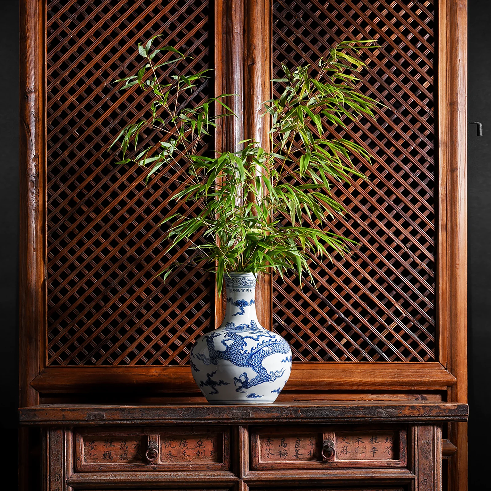 Blue & White Porcelain Tianqiuping Dragon Vase - Image 3