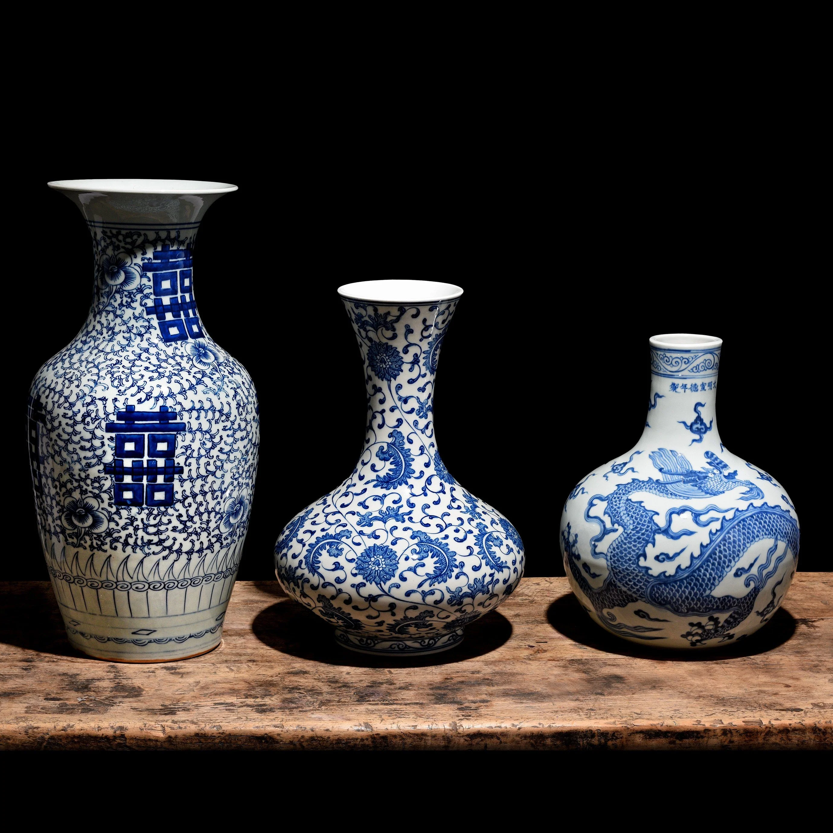 Blue & White Porcelain Tianqiuping Dragon Vase - Image 4