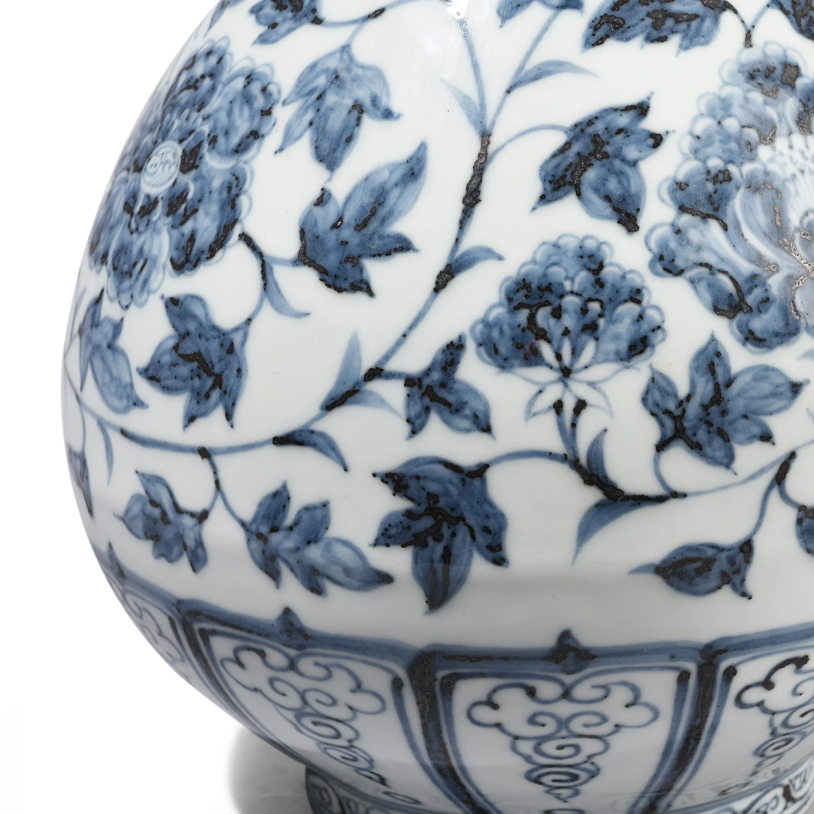 Hongwu Blue & White Porcelain Yuhuchunping Vase - Trailing Peony - Image 4