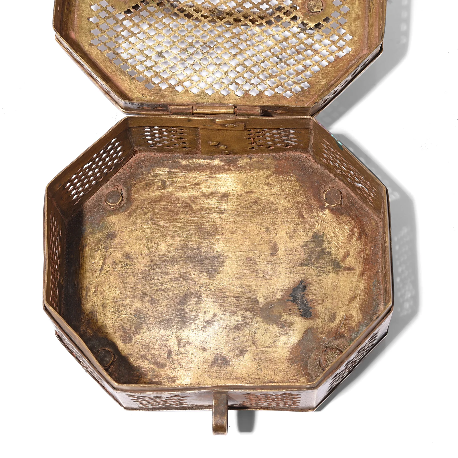 Octagonal Brass Jali Betel Box From Rajasthan - Early 20th Century - Image 4