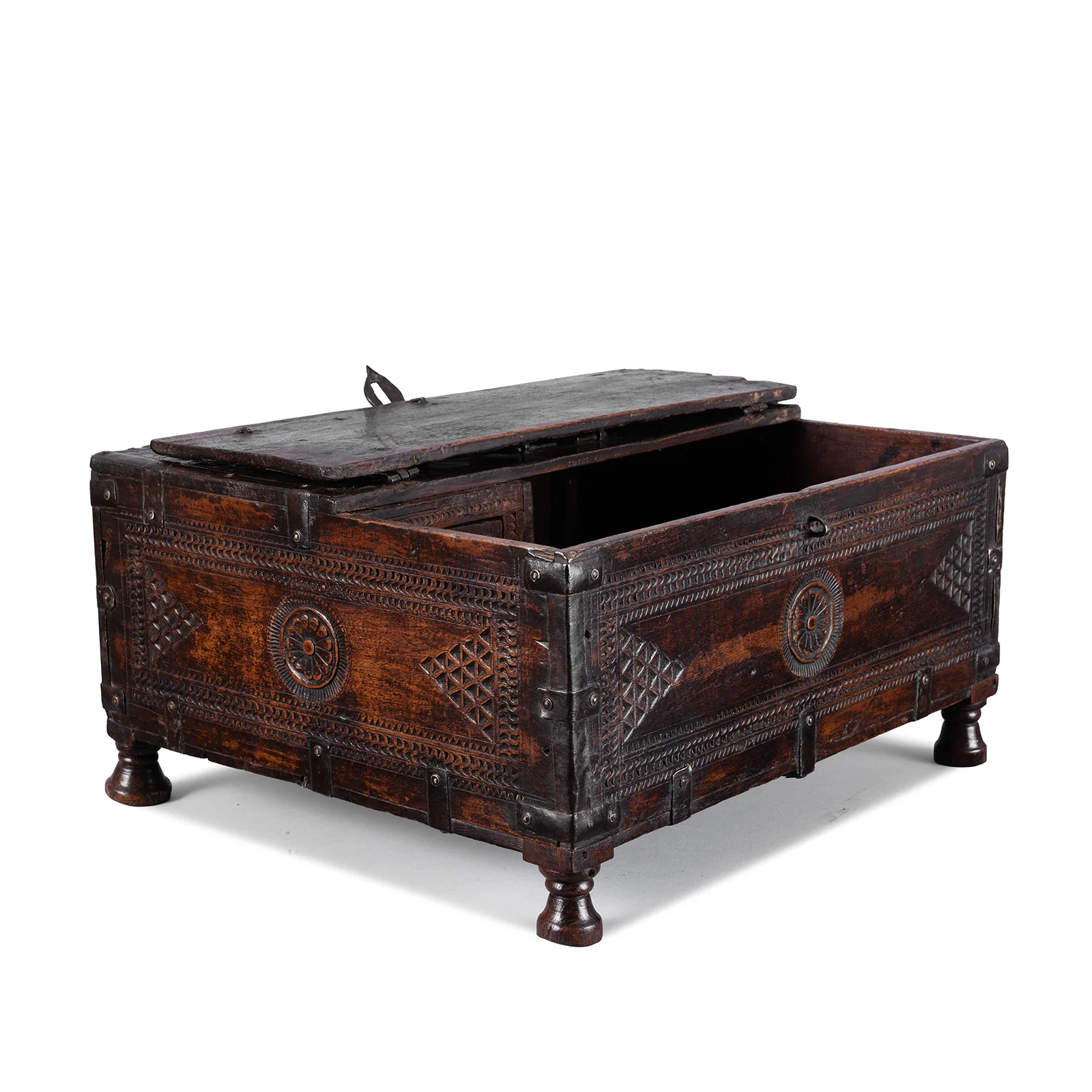 Chip Carved Merchants Box From Rajasthan - 19th Century - Image 5