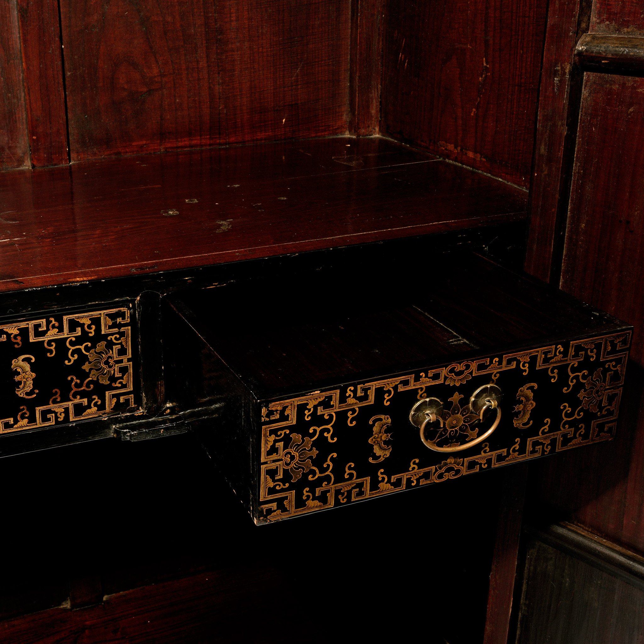 Chinese Export Gilt Black Lacquer Cabinet - Early 19thC - Image 7