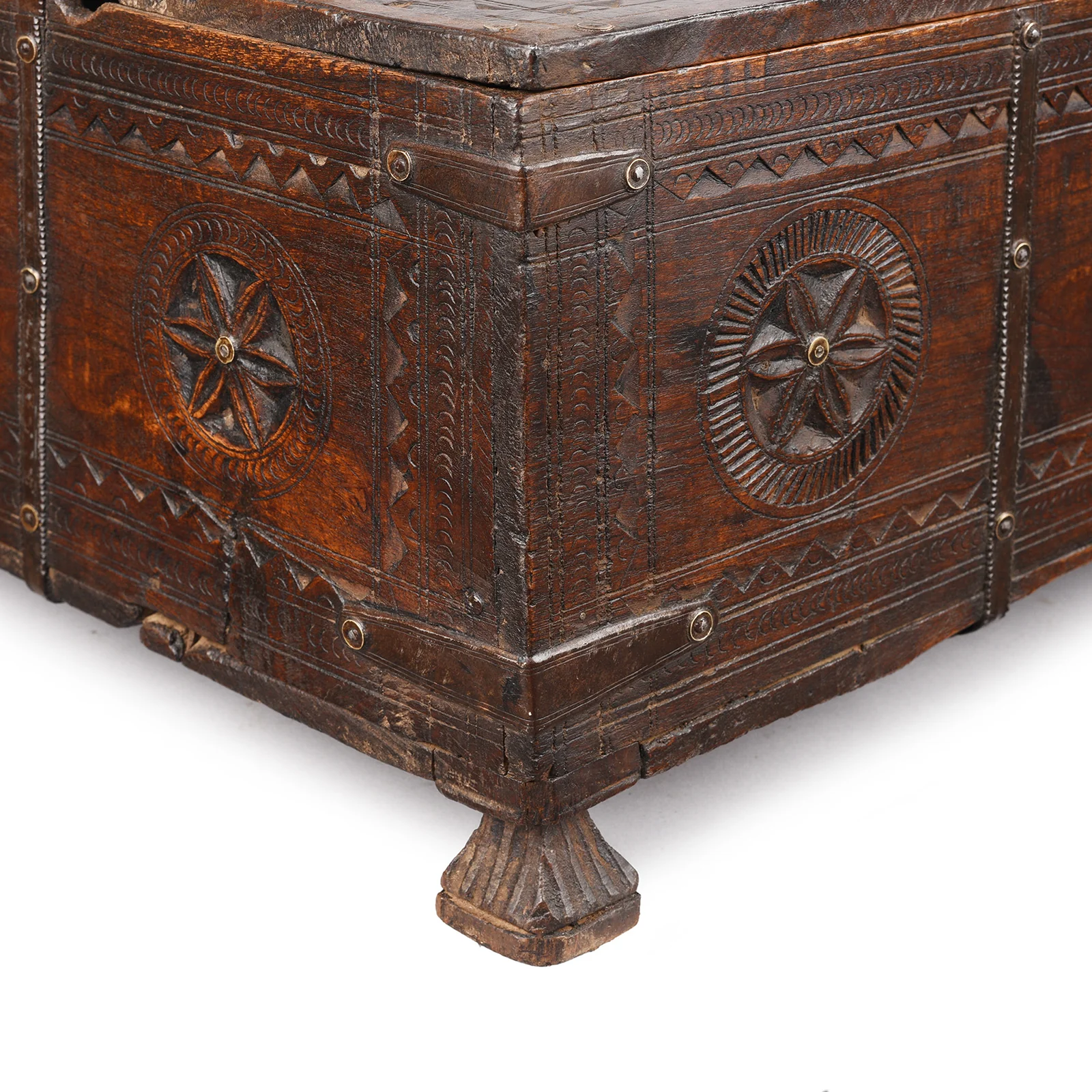 Chip Carved Merchants Box From Rajasthan - 19th Century - Image 6