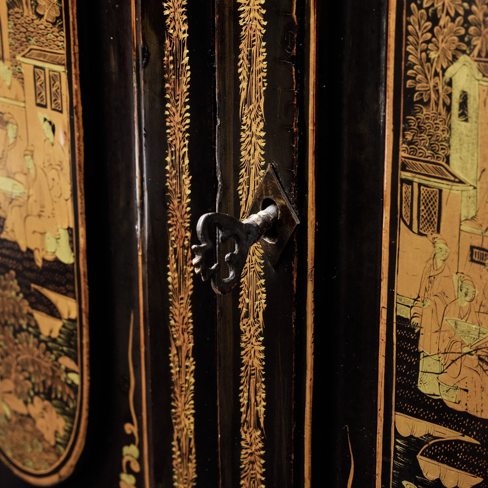 Gilt Black Lacquer Canton Export Jewellery Cabinet - 19th Century - Image 10