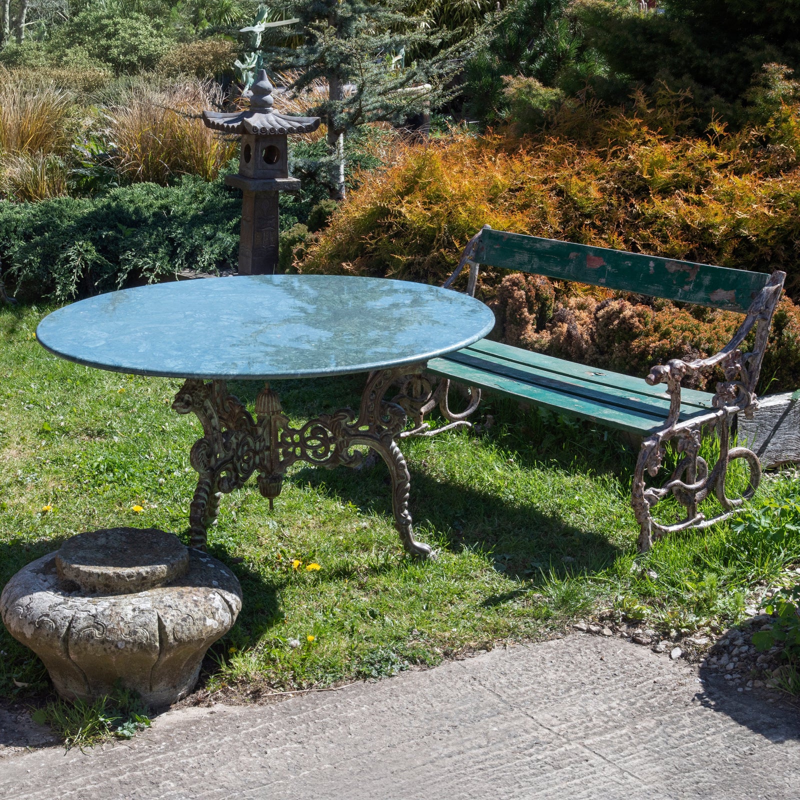 Green Marble Round Table With Cast Iron Base - Image 3