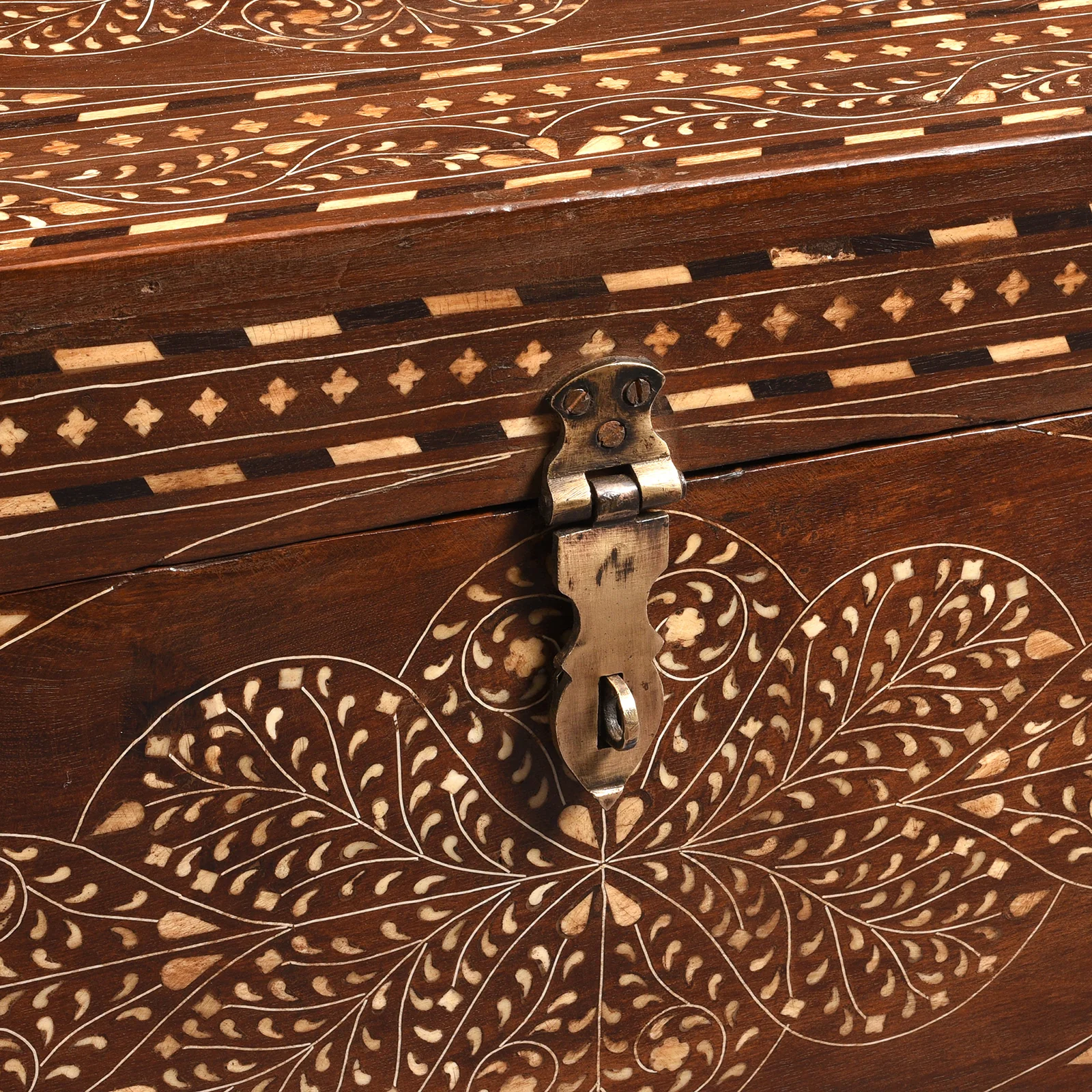 Old Indian Bone Inlay Teak Chest - 19th Century - Image 6