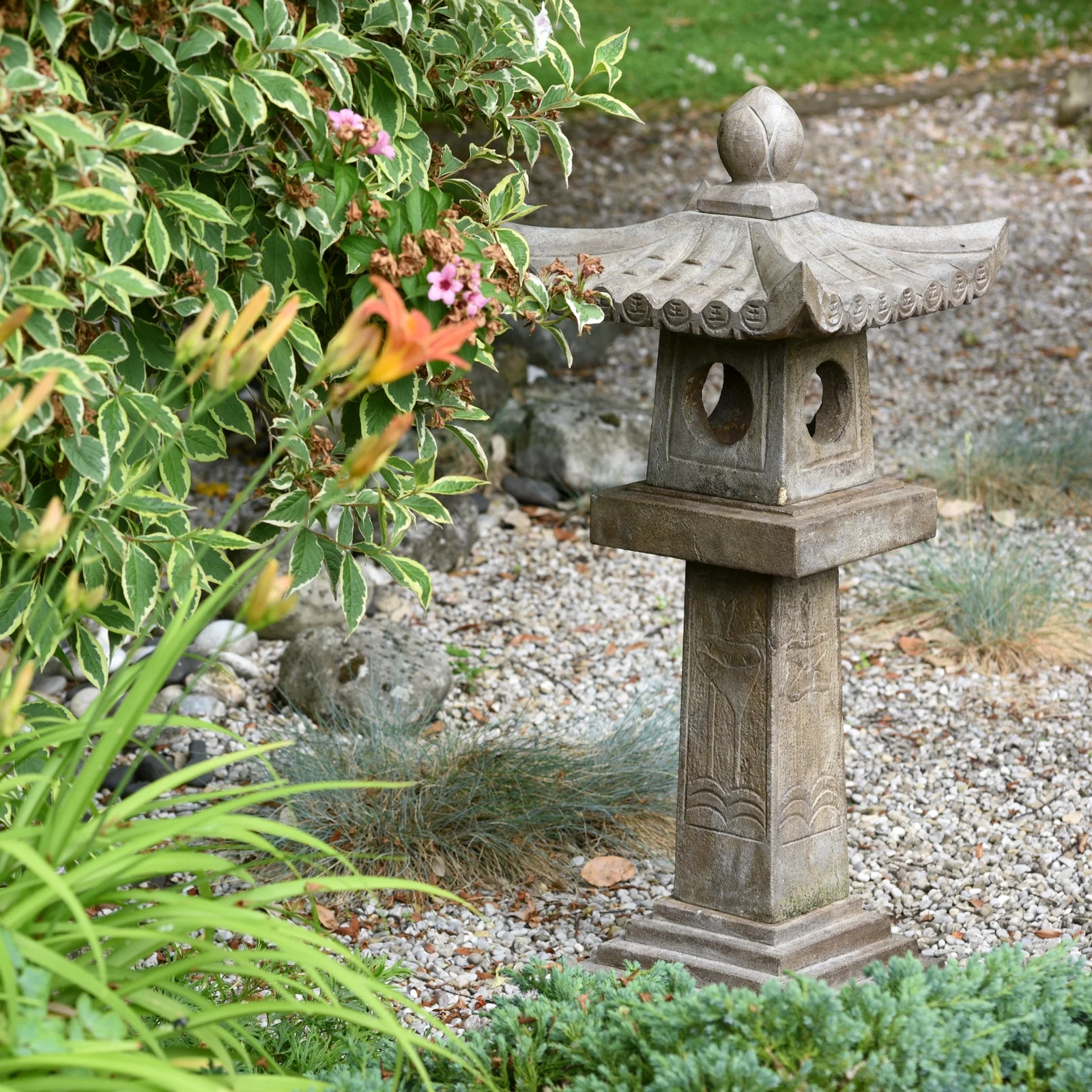 Ishi Doro - Japanese Stone Snow Lantern