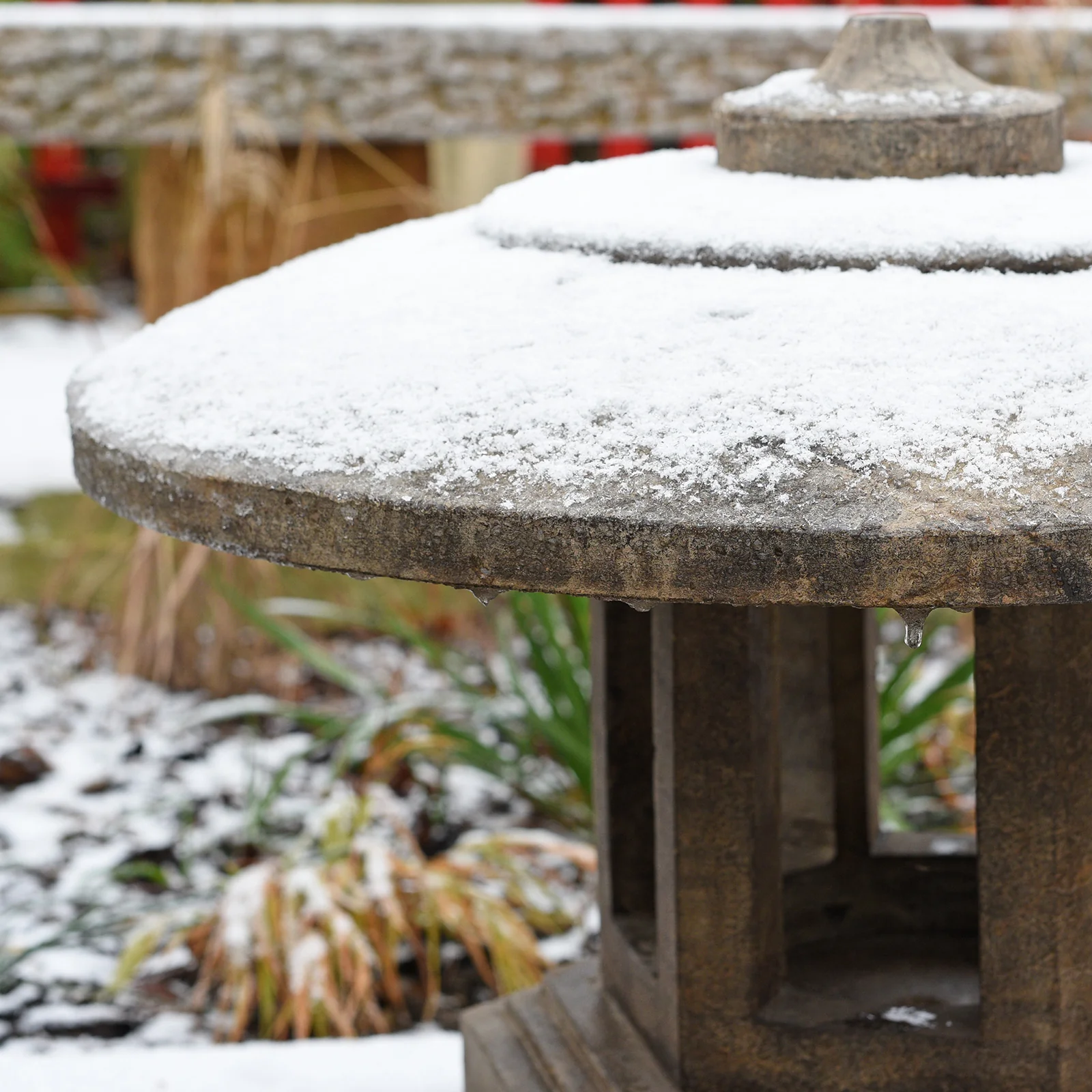 Stone "Yukimi" Japanese Snow Lantern - Image 2