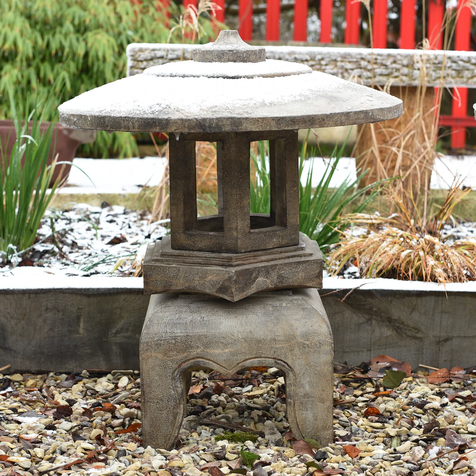 Stone "Yukimi" Japanese Snow Lantern - Image 3