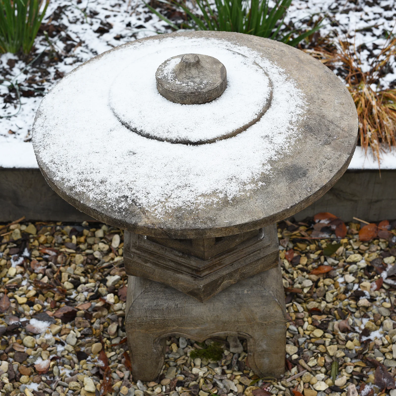 Stone "Yukimi" Japanese Snow Lantern - Image 4