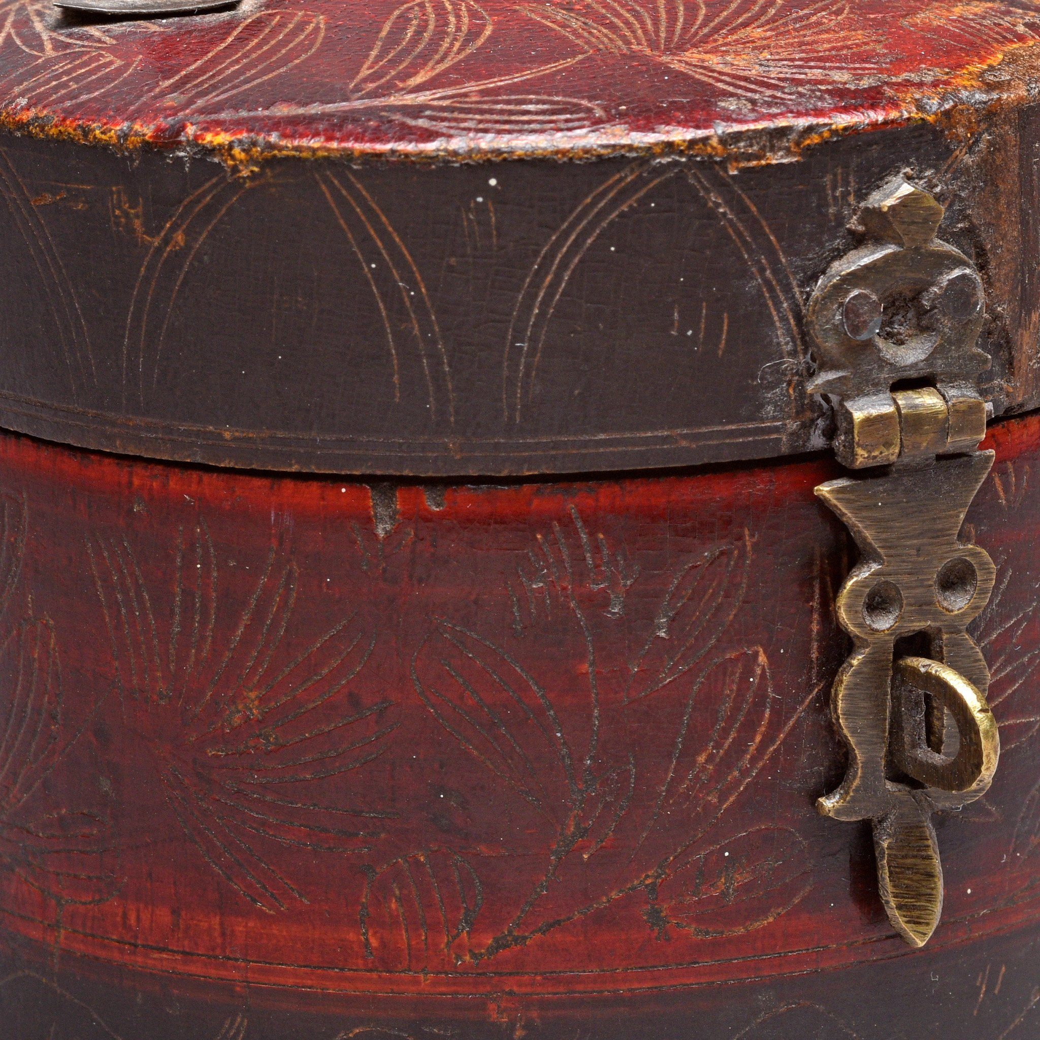 Regency Style Red Lacquer Pot From Kutch - 19thC - Image 3