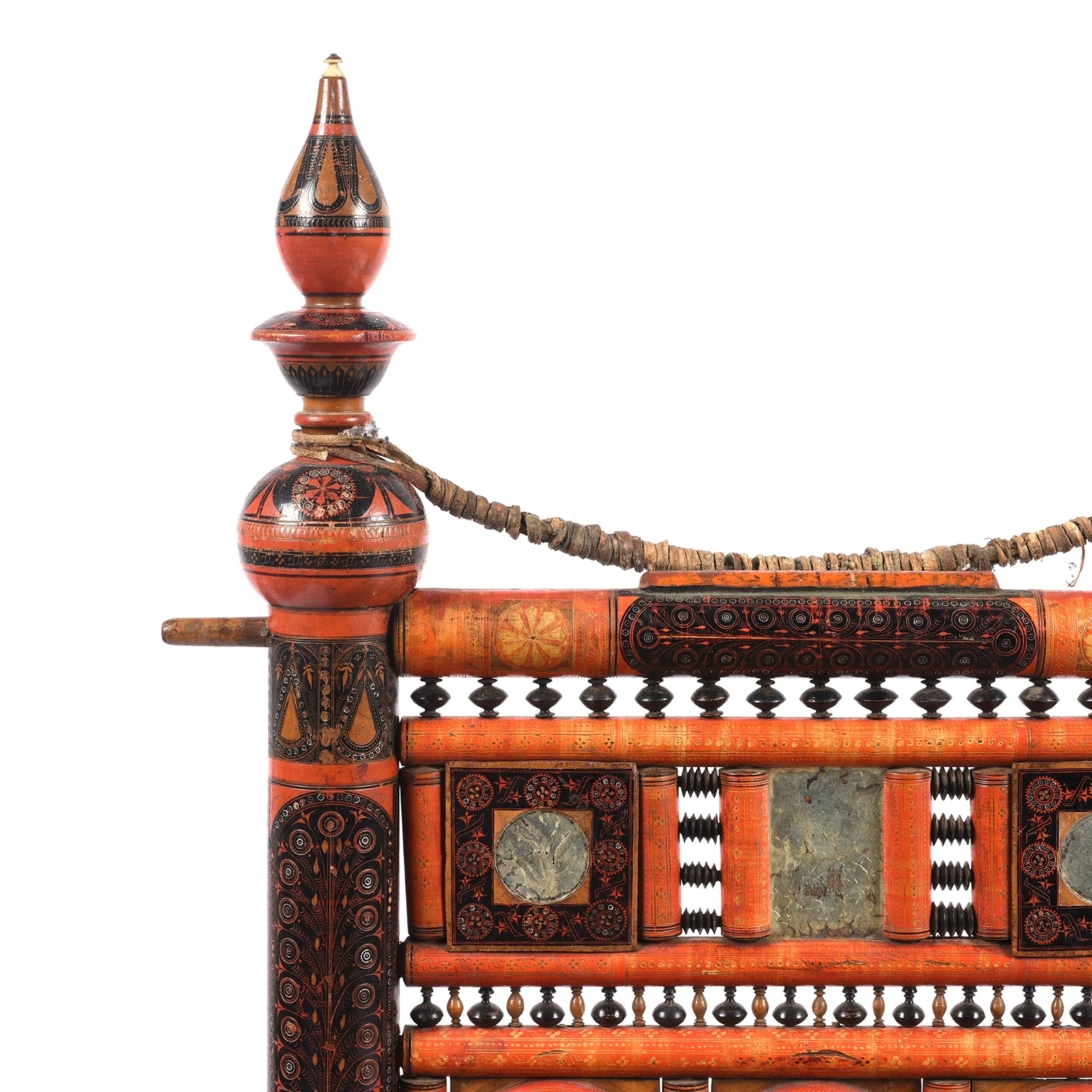 Scratchwork Lacquer Pidha Chair from Punjab - Ca 1900 - Image 3