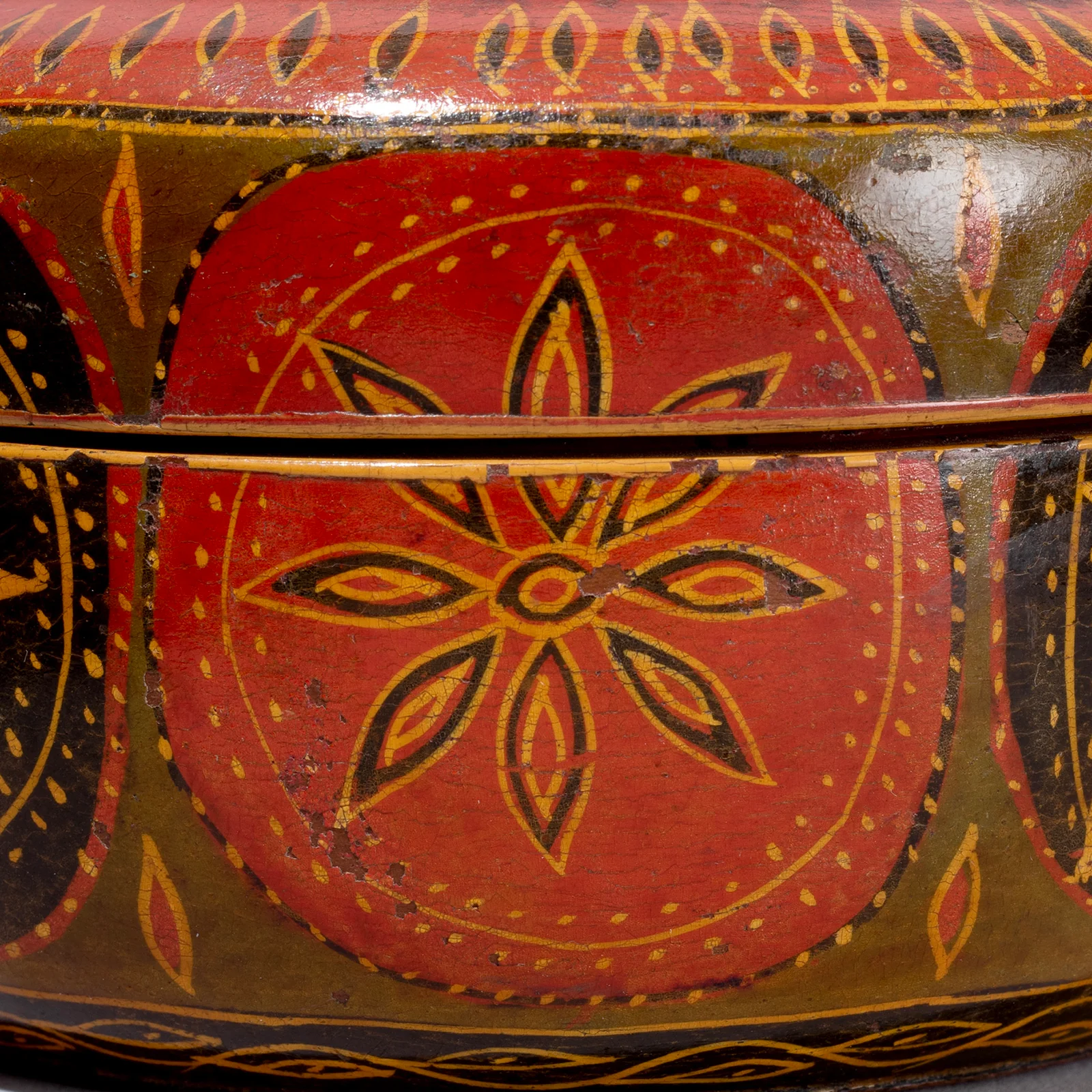 Scratchwork Lacquer Pot From Barmer - Late 19th Century - Image 6