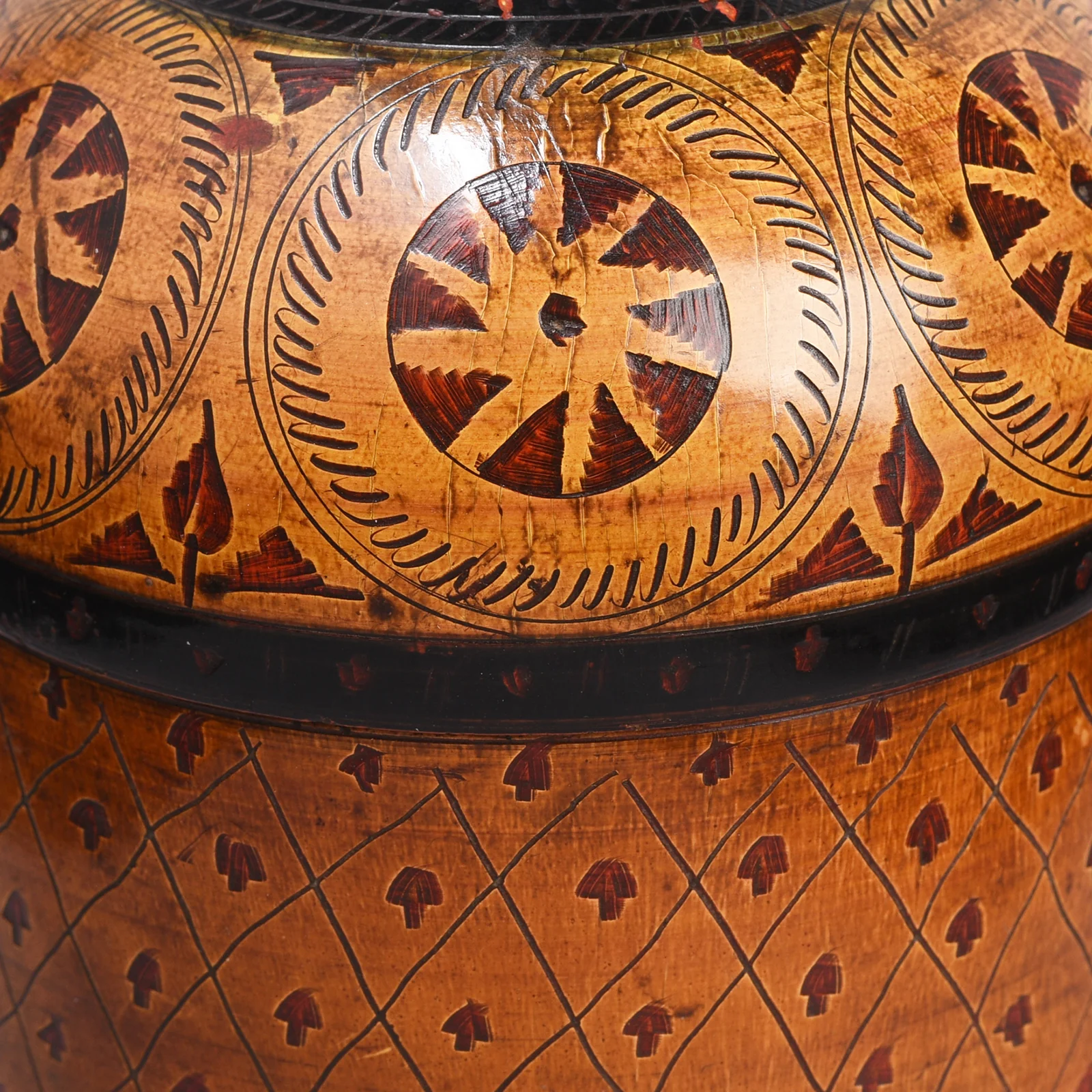 Scratchwork Lacquer Pot From Sindh - Ca 1900 - Image 4