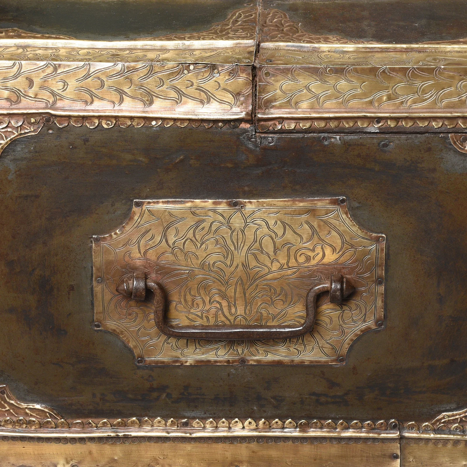 Brass & Iron Trousseau Box From Shekhawati - 19th Century - Image 7