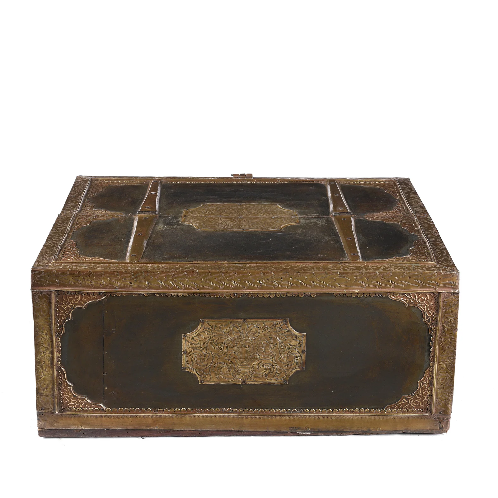 Brass & Iron Trousseau Box From Shekhawati - 19th Century - Image 8