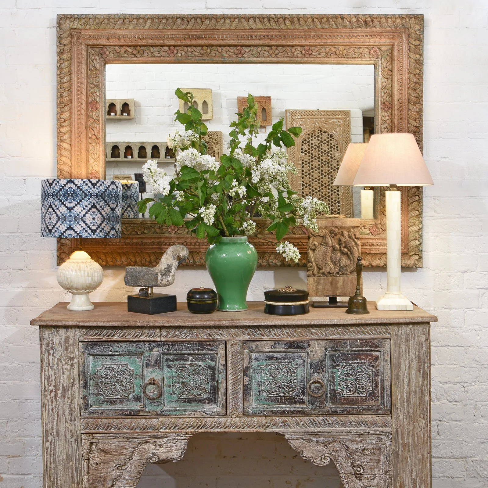Mughal Style Bone Inlaid Table Lamp - Image 9